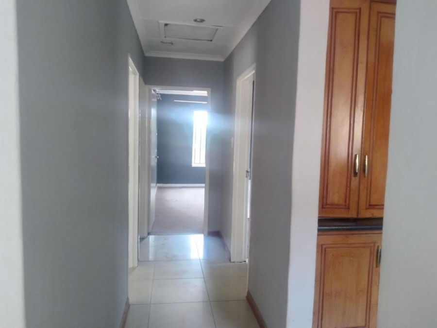 3 Bedroom Property for Sale in Clayville Gauteng