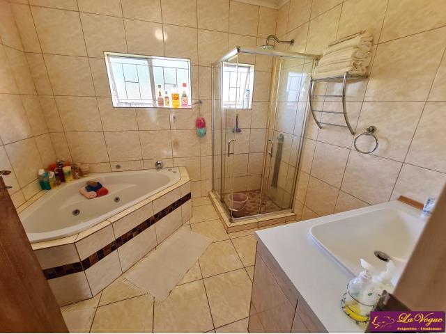 3 Bedroom Property for Sale in Waterkloof Glen Gauteng