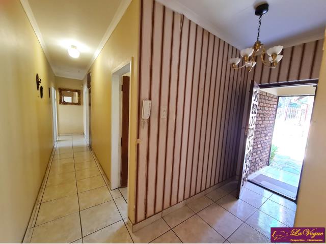 3 Bedroom Property for Sale in Waterkloof Glen Gauteng