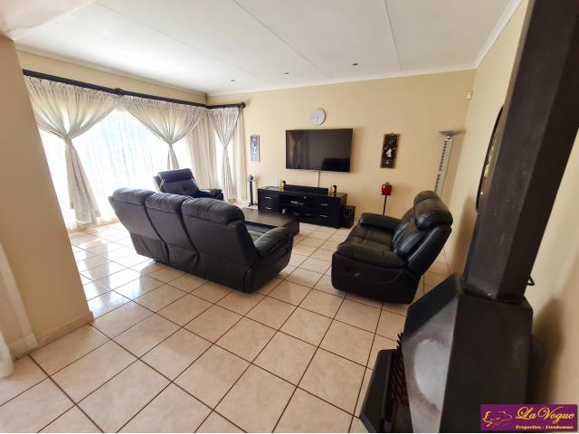 3 Bedroom Property for Sale in Waterkloof Glen Gauteng