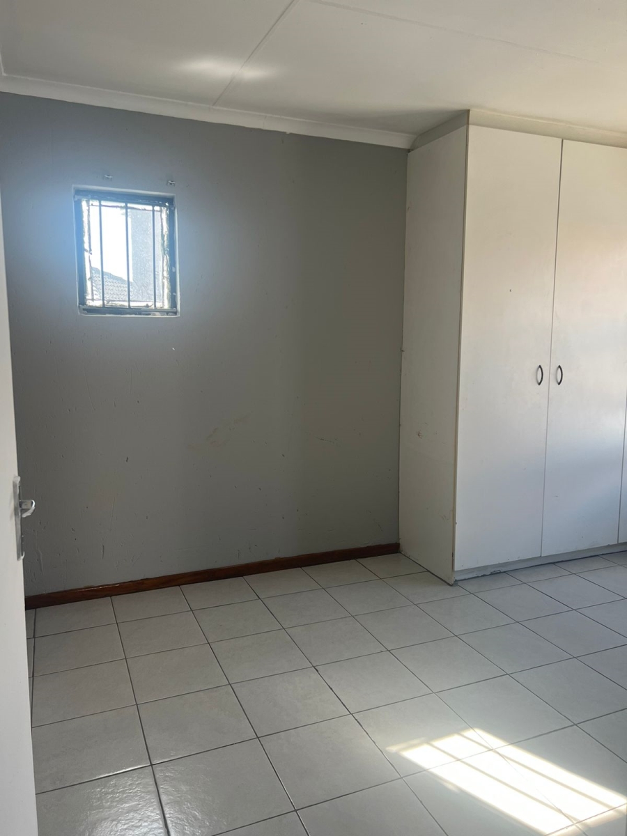 To Let 3 Bedroom Property for Rent in Olievenhoutbosch Gauteng