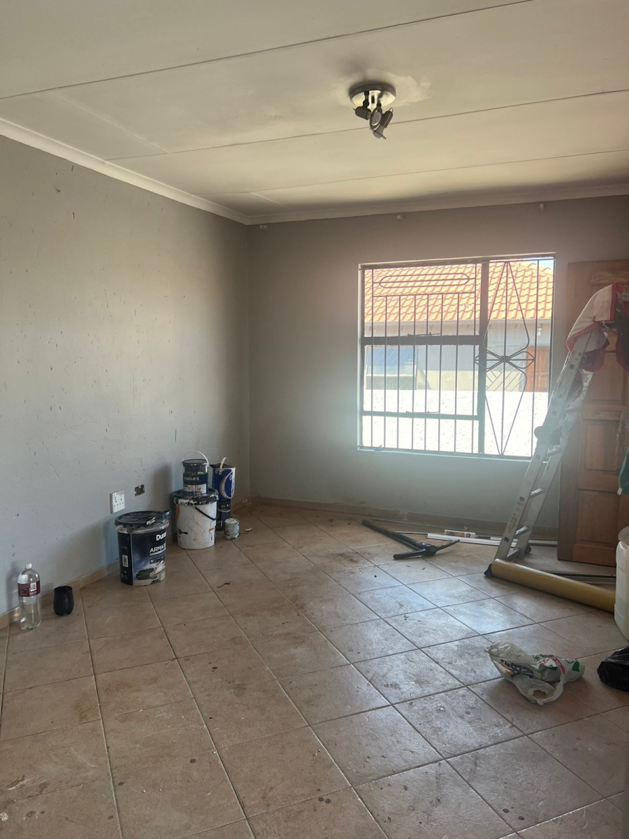 To Let 3 Bedroom Property for Rent in Olievenhoutbosch Gauteng