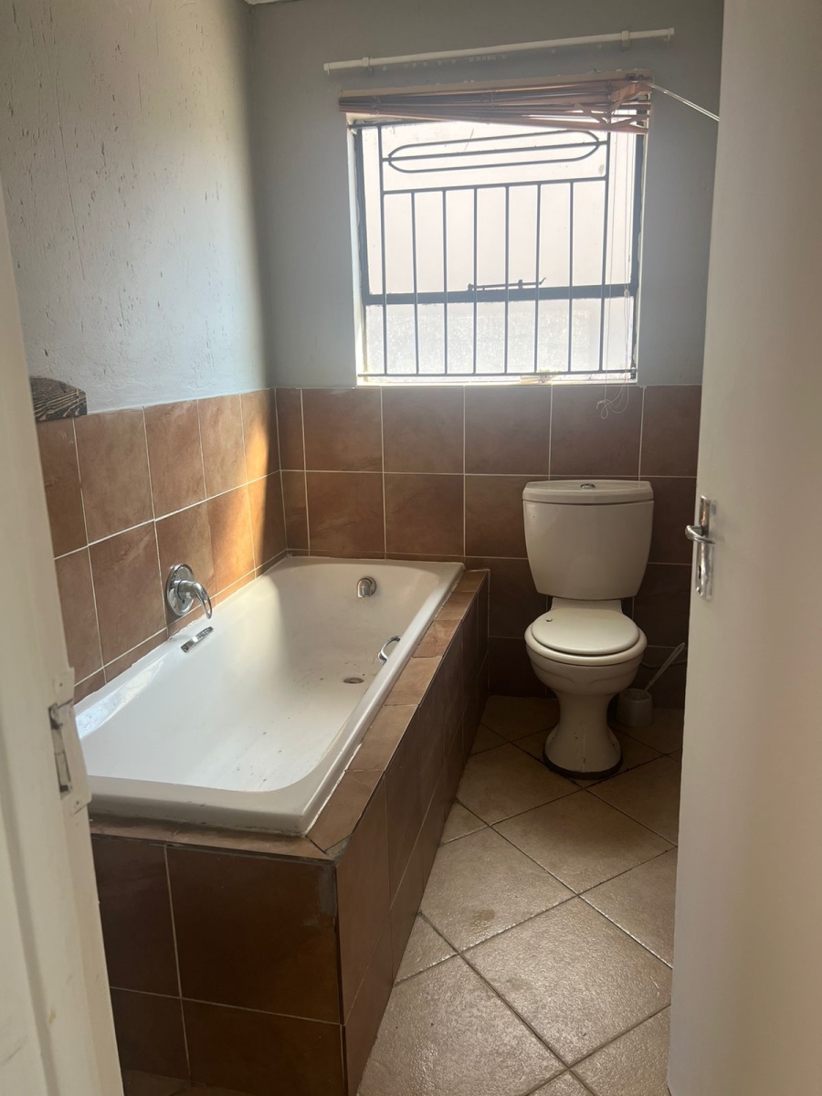 To Let 3 Bedroom Property for Rent in Olievenhoutbosch Gauteng