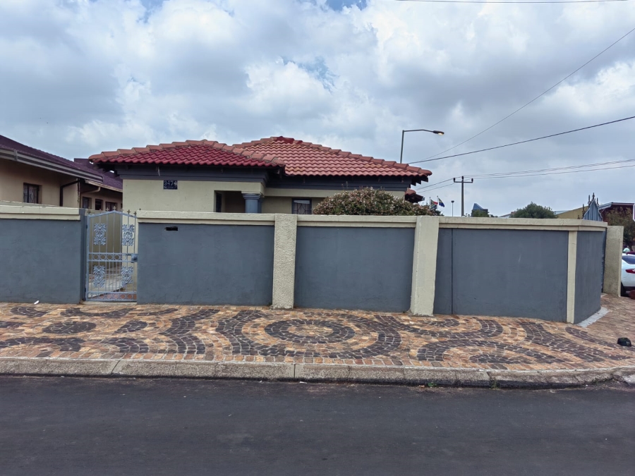 3 Bedroom Property for Sale in Kagiso Gauteng