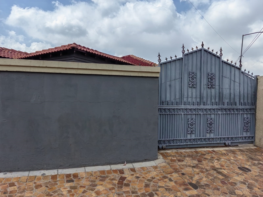 3 Bedroom Property for Sale in Kagiso Gauteng