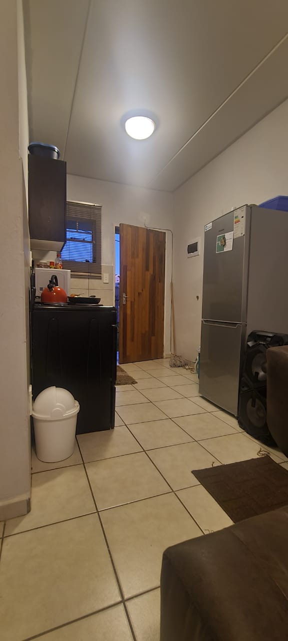 To Let 2 Bedroom Property for Rent in Fleurhof Gauteng