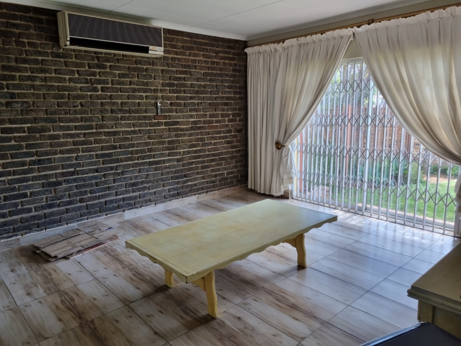 3 Bedroom Property for Sale in Helikonpark Gauteng