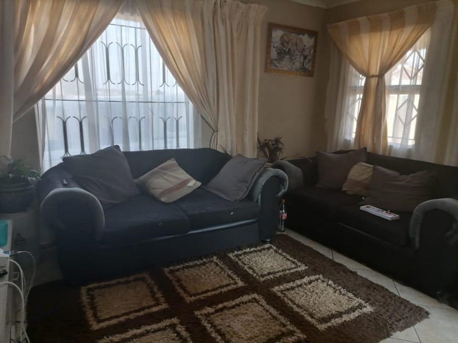 3 Bedroom Property for Sale in Clayville Gauteng