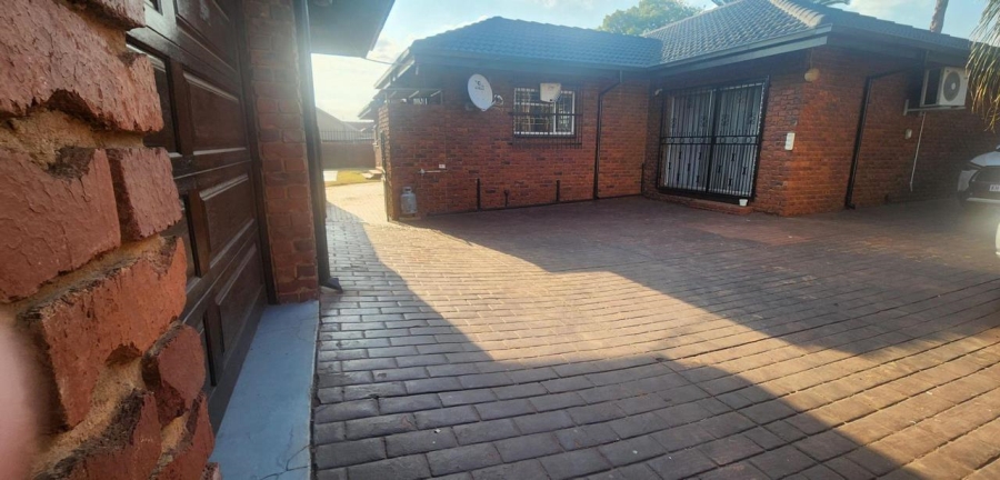 4 Bedroom Property for Sale in Christoburg Gauteng