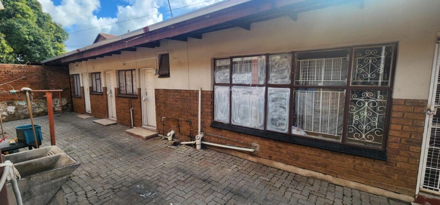 7 Bedroom Property for Sale in Laudium Gauteng