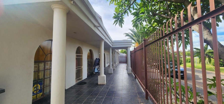 7 Bedroom Property for Sale in Laudium Gauteng