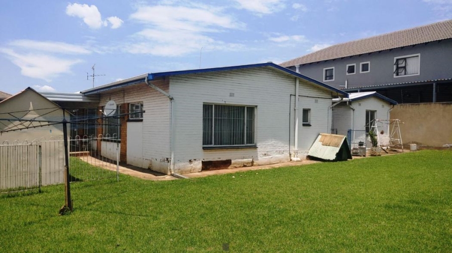 3 Bedroom Property for Sale in New Redruth Gauteng