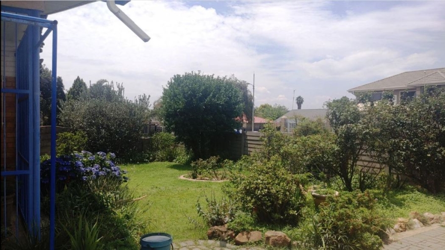 3 Bedroom Property for Sale in New Redruth Gauteng