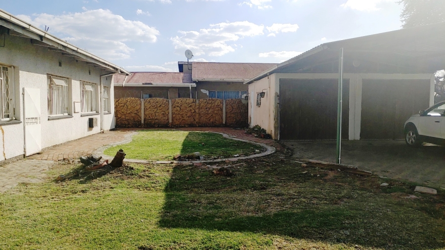 6 Bedroom Property for Sale in New Market Gauteng