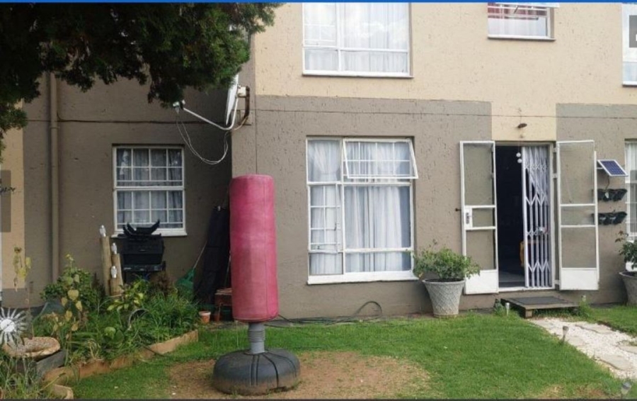 3 Bedroom Property for Sale in Verwoerdpark Gauteng