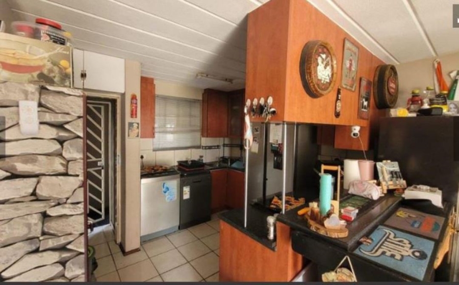 3 Bedroom Property for Sale in Verwoerdpark Gauteng