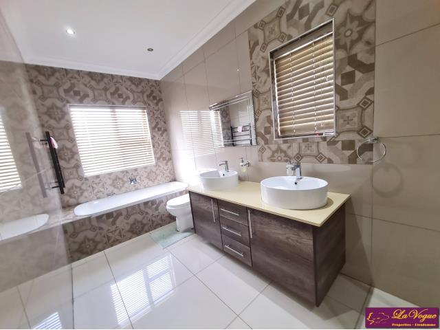 3 Bedroom Property for Sale in Olympus AH Gauteng