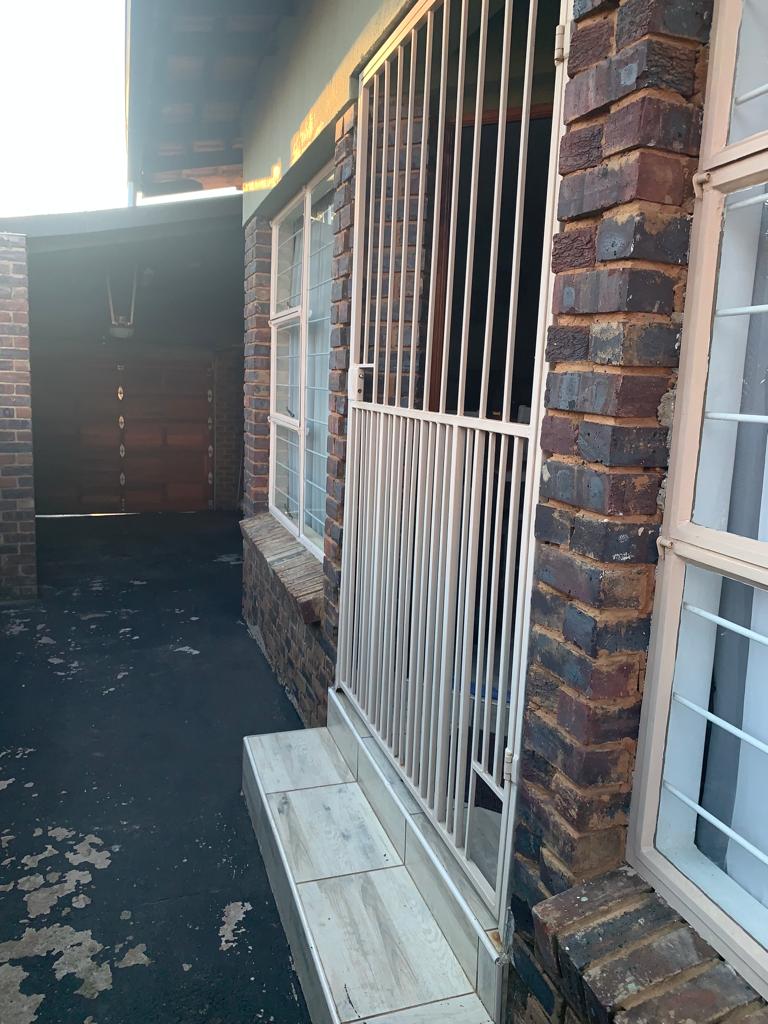 4 Bedroom Property for Sale in Greenhills Gauteng