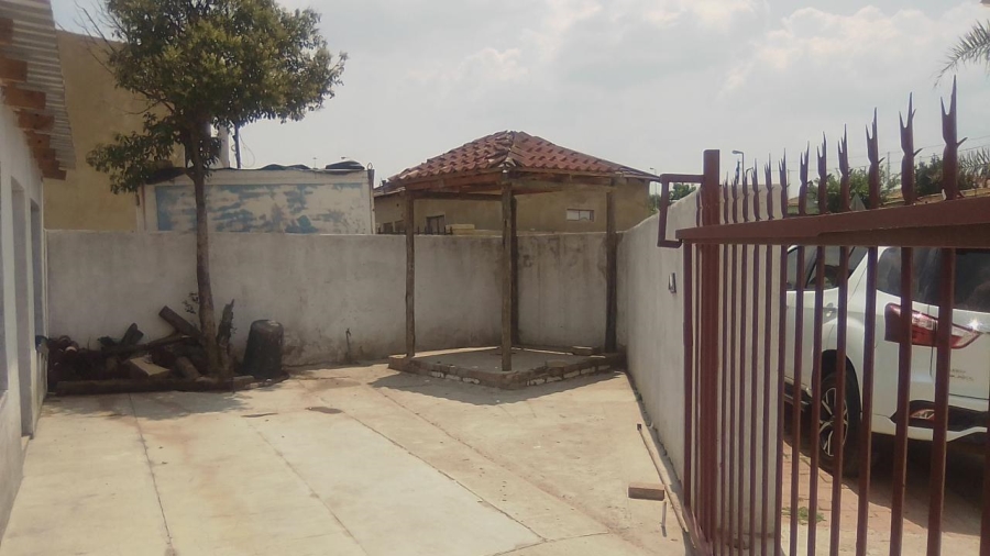 2 Bedroom Property for Sale in Olievenhoutbosch Gauteng