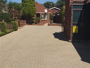 6 Bedroom Property for Sale in Oudorp Gauteng