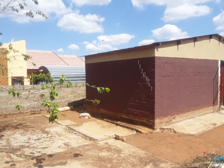 1 Bedroom Property for Sale in Mohlakeng Gauteng