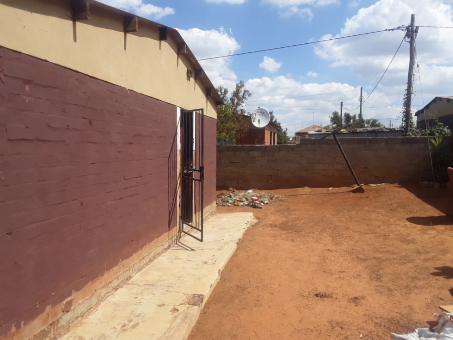 1 Bedroom Property for Sale in Mohlakeng Gauteng