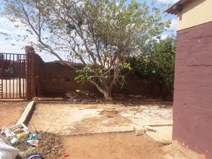 1 Bedroom Property for Sale in Mohlakeng Gauteng