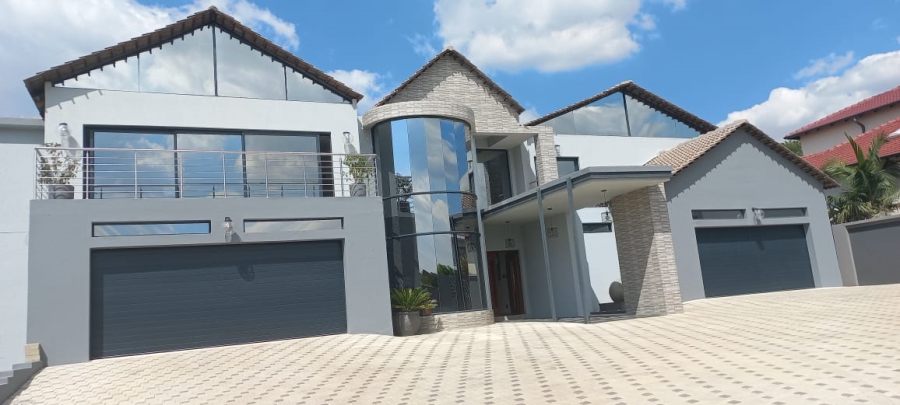5 Bedroom Property for Sale in Poortview Gauteng