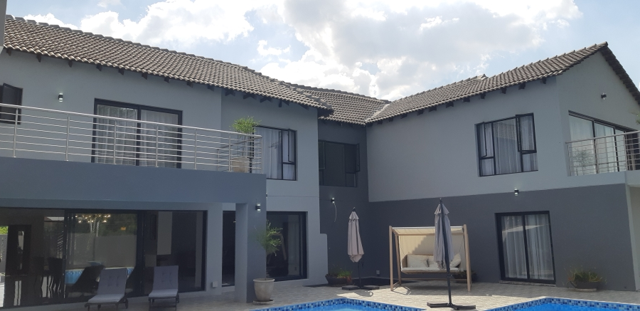 5 Bedroom Property for Sale in Poortview Gauteng