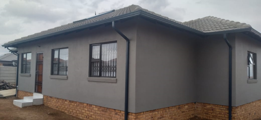 2 Bedroom Property for Sale in Azaadville Gauteng