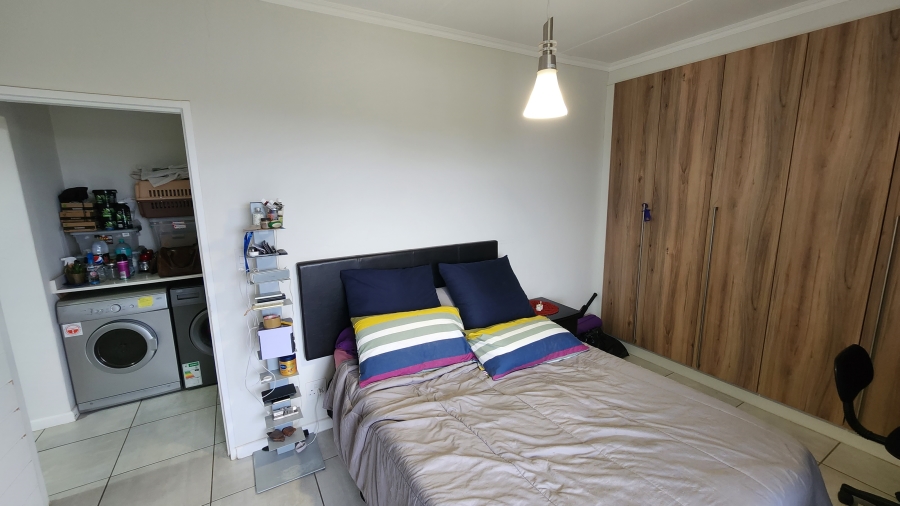 1 Bedroom Property for Sale in Crowthorne AH Gauteng
