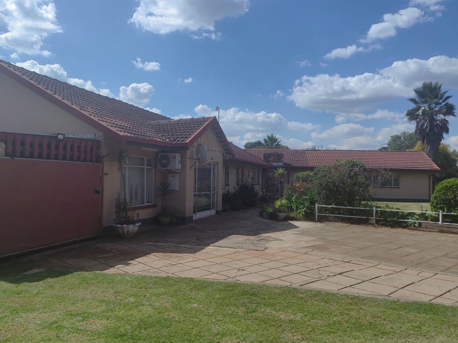 3 Bedroom Property for Sale in Westonaria Gauteng