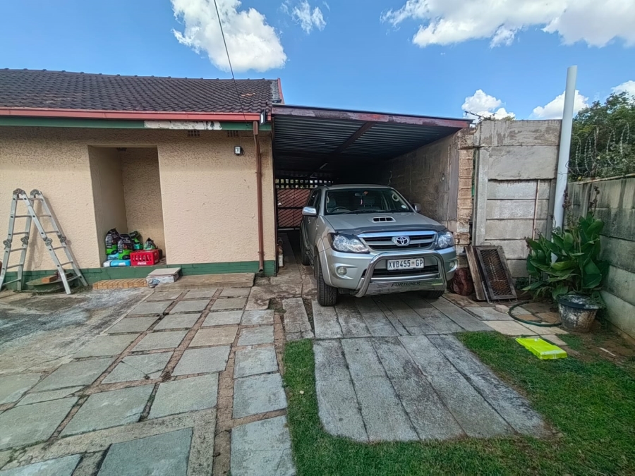 3 Bedroom Property for Sale in Westonaria Gauteng