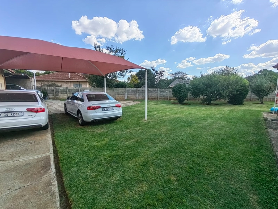 3 Bedroom Property for Sale in Westonaria Gauteng