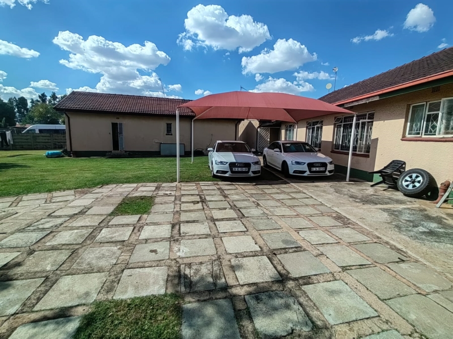 3 Bedroom Property for Sale in Westonaria Gauteng