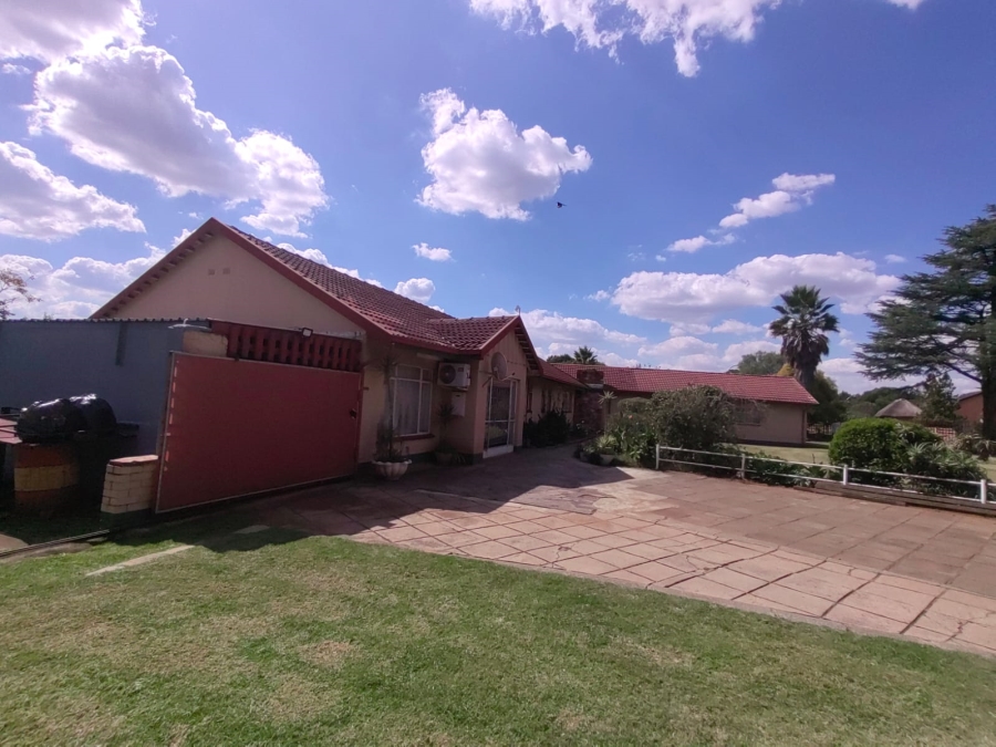 3 Bedroom Property for Sale in Westonaria Gauteng