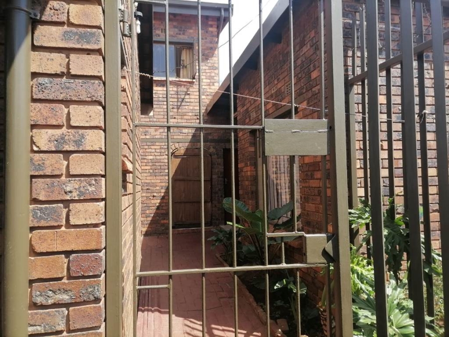 2 Bedroom Property for Sale in Dobsonville Gauteng