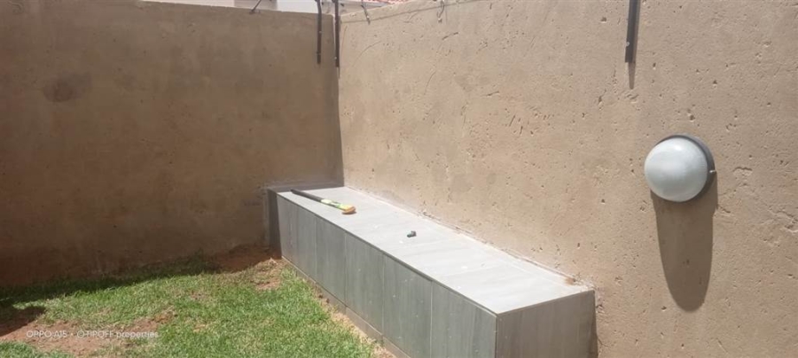 3 Bedroom Property for Sale in Mohlakeng Gauteng