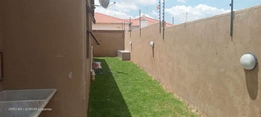 3 Bedroom Property for Sale in Mohlakeng Gauteng