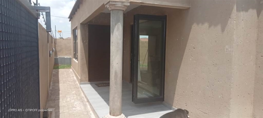 3 Bedroom Property for Sale in Mohlakeng Gauteng