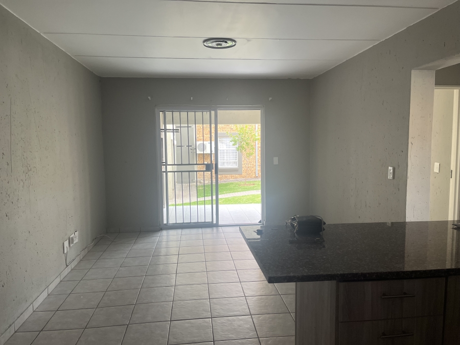 2 Bedroom Property for Sale in Wilgeheuwel Gauteng