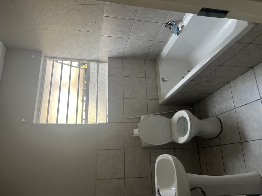 2 Bedroom Property for Sale in Wilgeheuwel Gauteng