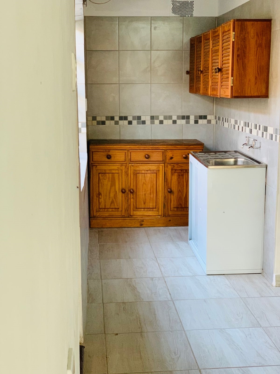 To Let 1 Bedroom Property for Rent in Wychwood Gauteng