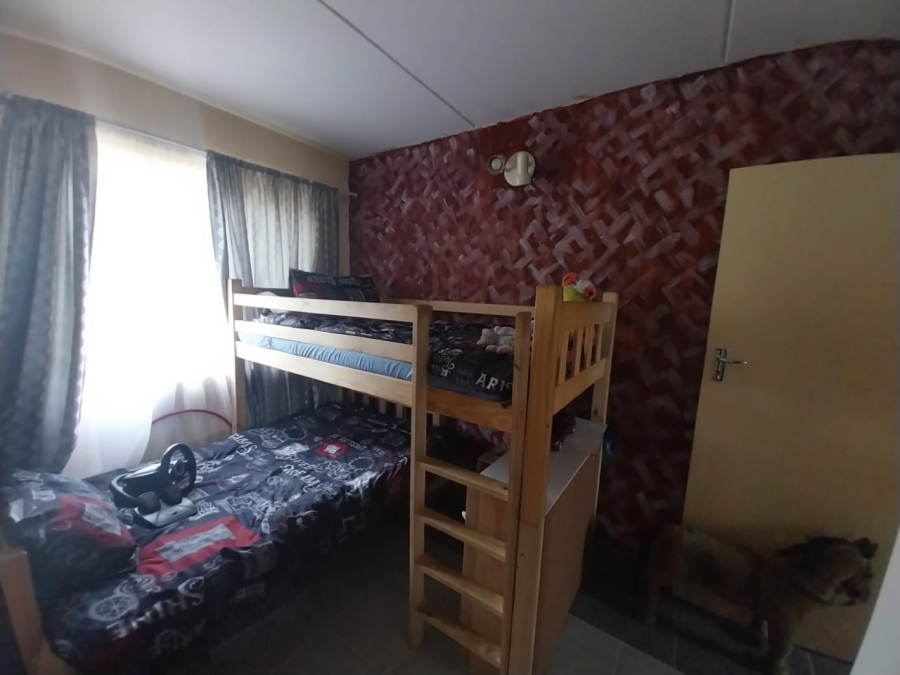 To Let 3 Bedroom Property for Rent in Beyerspark Gauteng