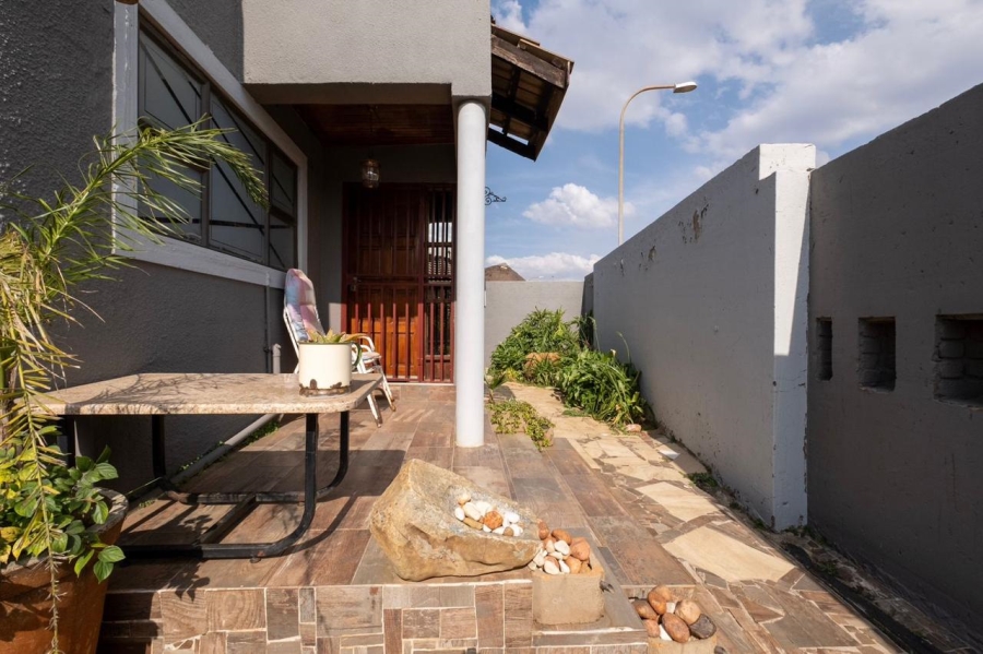 3 Bedroom Property for Sale in Dobsonville Gauteng