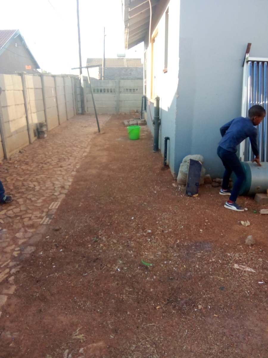 To Let 2 Bedroom Property for Rent in Lawley Gauteng