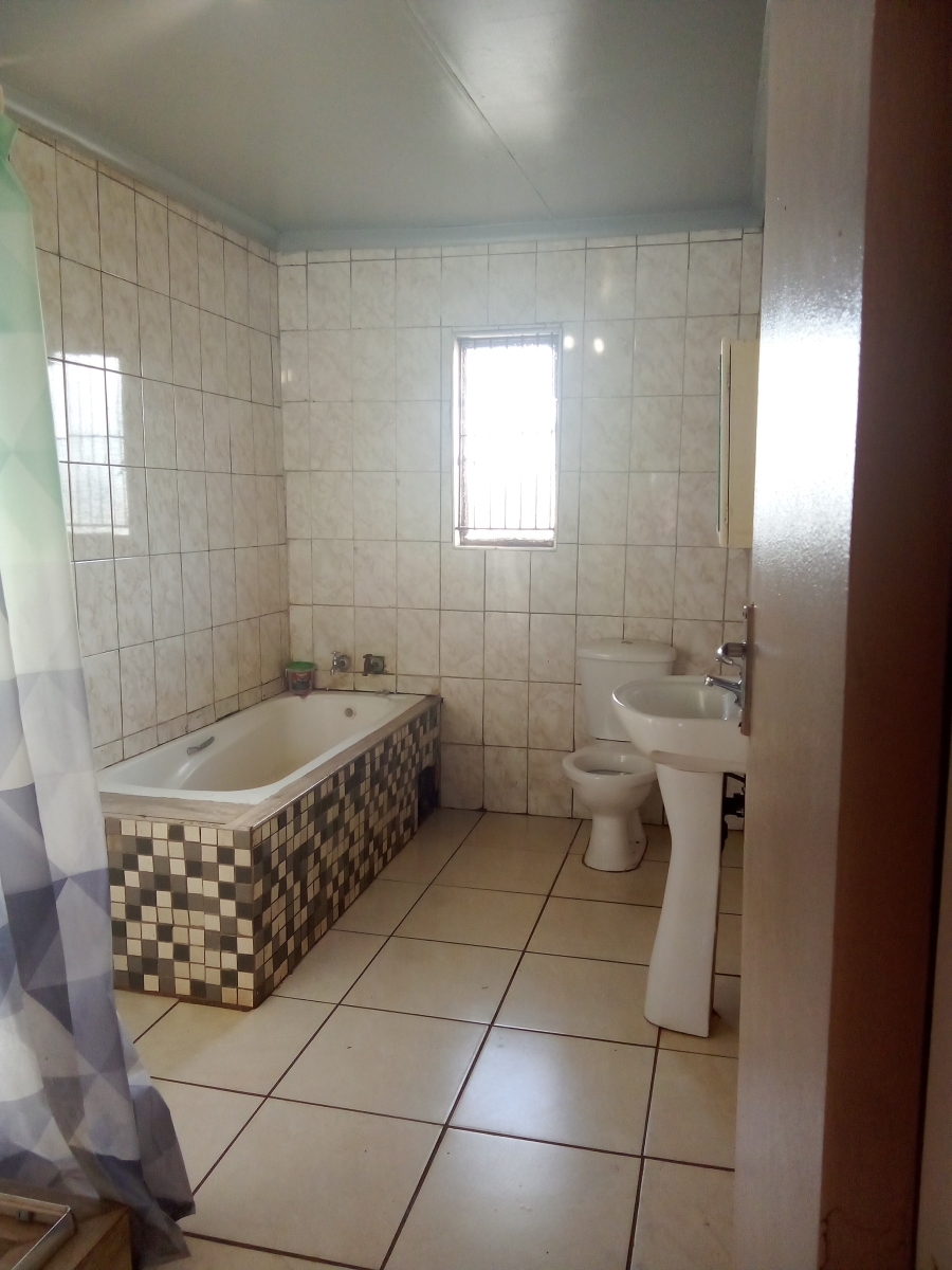 To Let 2 Bedroom Property for Rent in Lawley Gauteng