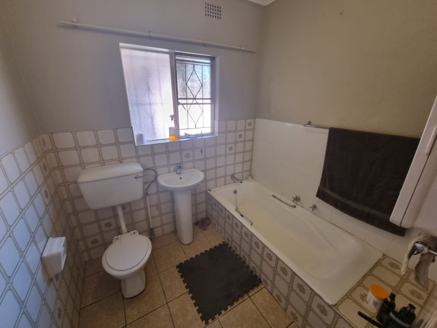 3 Bedroom Property for Sale in Helikonpark Gauteng