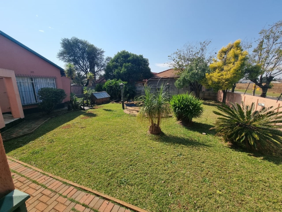 3 Bedroom Property for Sale in Helikonpark Gauteng