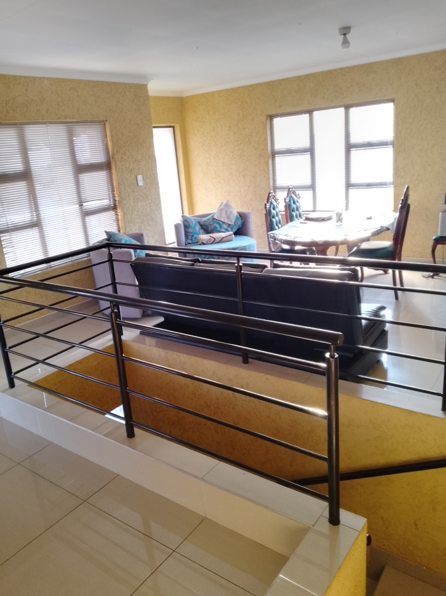 4 Bedroom Property for Sale in Chiawelo Ext 3 Gauteng